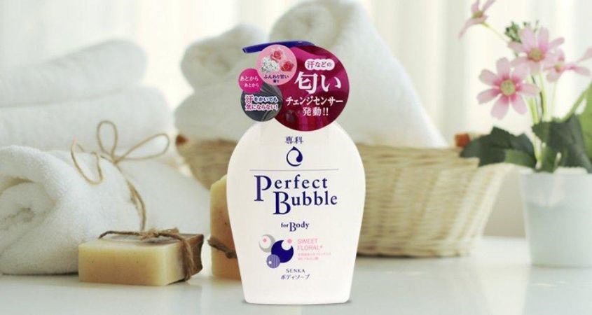 Sữa tắm dưỡng ẩm Senka Perfect Bubble hương hoa hồng và đinh hương 