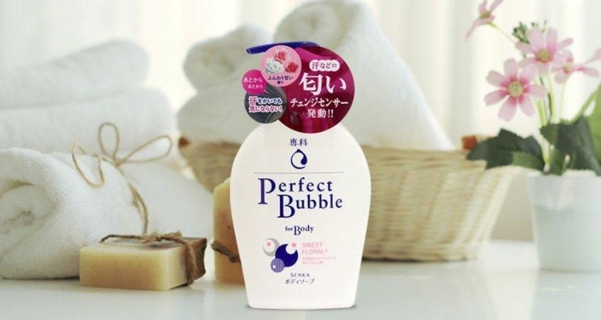 Sữa tắm dưỡng ẩm Senka Perfect Bubble hương hoa hồng và đinh hương