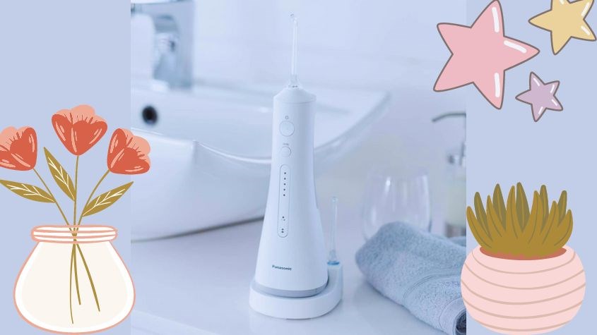 Sử dụng khăn mềm vệ sinh bên ngoài máy