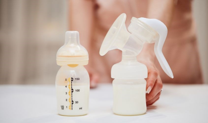 Sữa mẹ chứa nhiều dưỡng chất thích hợp làm mặt dạ dưỡng da