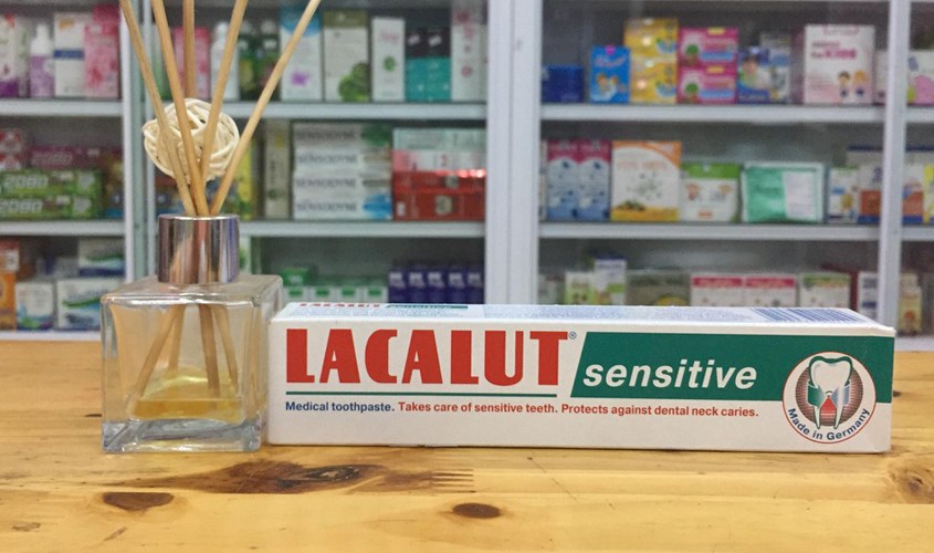 Kem đánh răng Lacalut Extra Sensitive