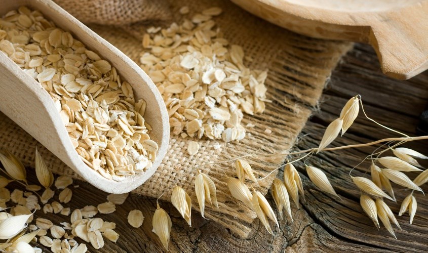 Bột yến mạch rất lành tính, làm dịu da kích ứng