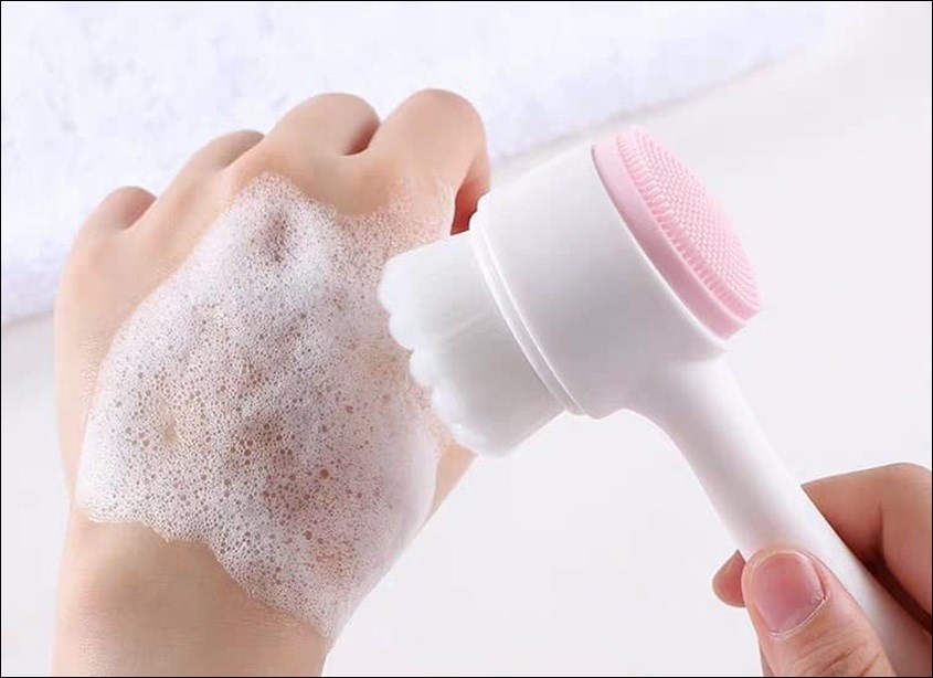 Vệ sinh đầu bàn chải và phơi khô sau mỗi lần sử dụng Vệ sinh đầu bàn chải và phơi khô sau mỗi lần sử dụng