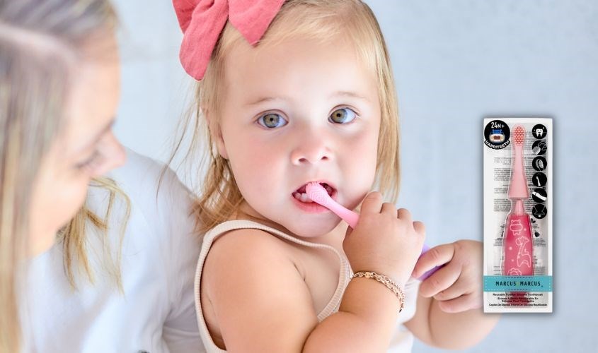 Bàn chải cho bé Marcus & Marcus MNMRC06-BL lông silicone (Từ 2 tuổi)