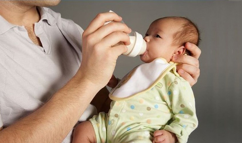 Sữa non Healthy Care thích hợp với trẻ sơ sinh và trẻ nhỏ