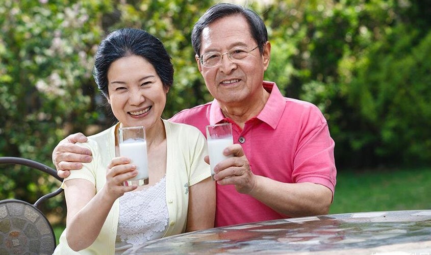 Sữa non Healthy Care thích hợp với người trưởng thành và người cao tuổi