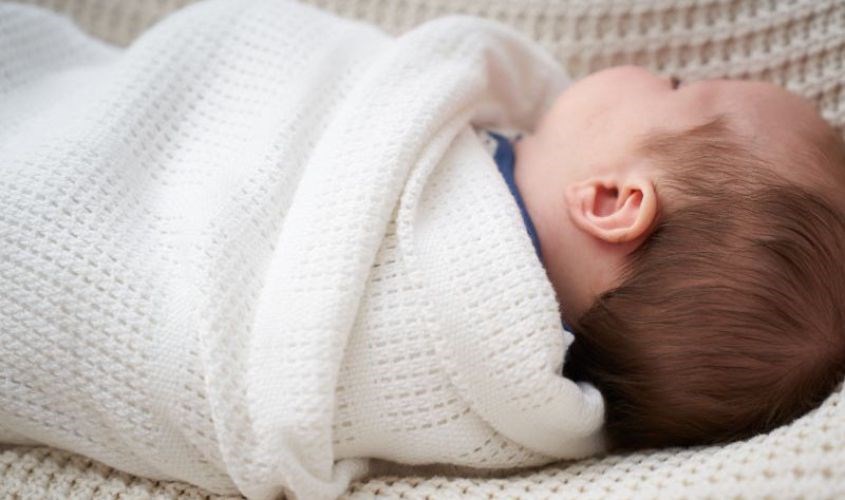 Khăn quấn kén hiện đang có bán tại website và các cửa hàng của AVAKids