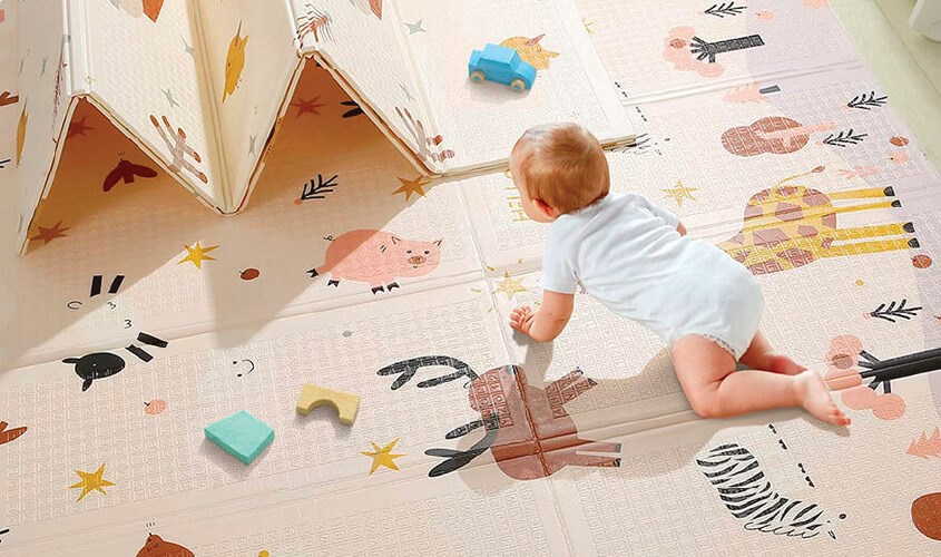 Thảm chơi giúp bé có không gian vui chơi thoải mái, thú vị, đảm bảo an toàn khi bé vấp ngã