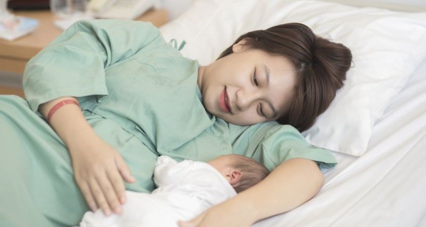 Mẹ sinh thường có thể sử dụng đai nịt bụng khoảng 15 đến 20 ngày sau sinh