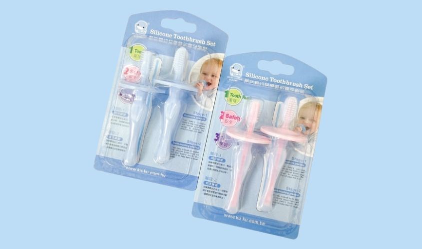 Bộ 2 bàn chải cho bé KuKu KU1083 silicone mềm (từ 6 tháng) - Màu ngẫu nhiên