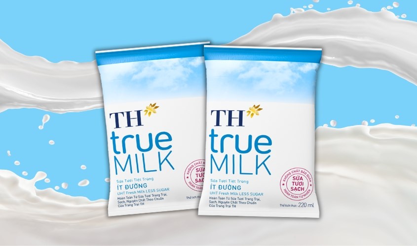 Sữa tươi tiệt trùng TH true MILK ít đường 220 ml (từ 1 tuổi)