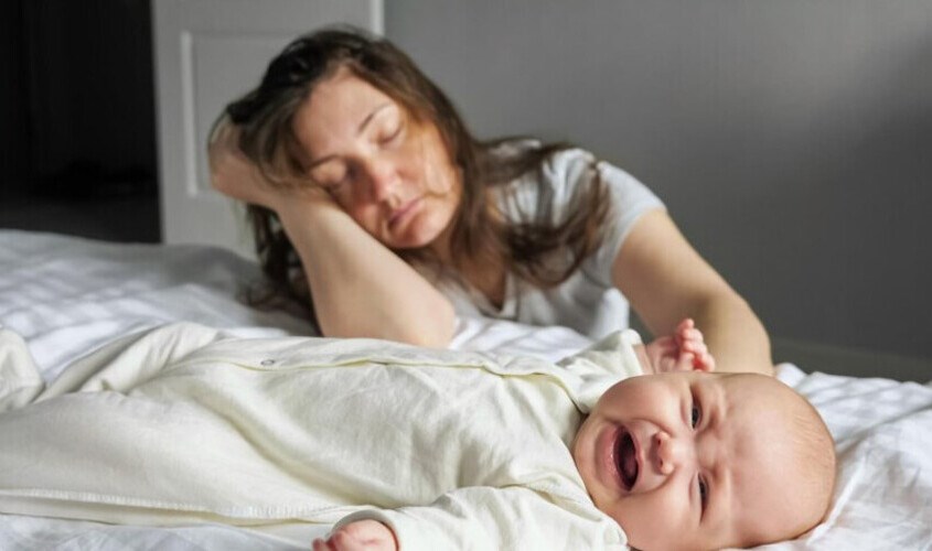 Dùng sữa bị vón cục có thể gây co thắt dạ dày