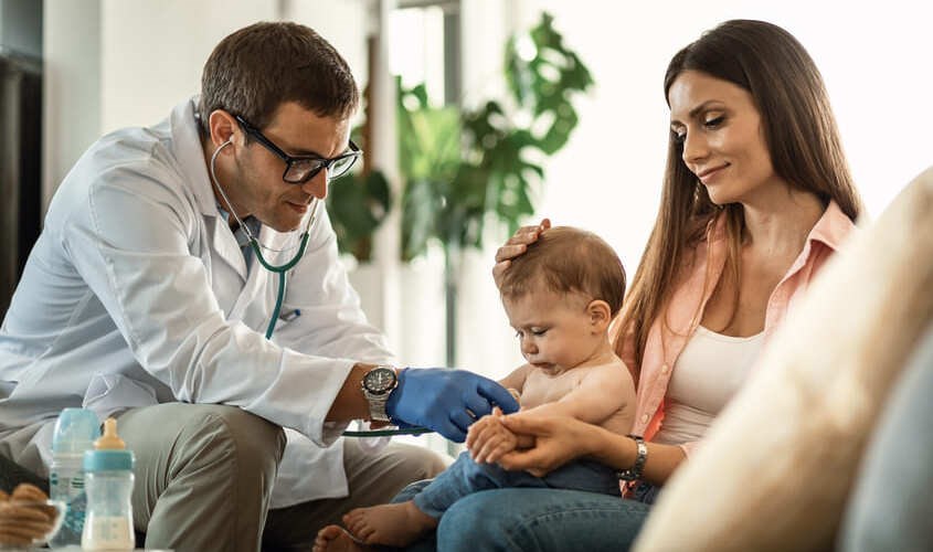  Đưa trẻ đến bác sĩ trong thời gian sớm nhất khi nhận thấy dấu hiệu ngộ độc