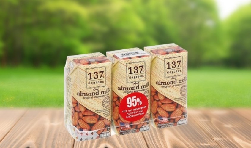 Lốc 3 hộp sữa hạt hạnh nhân không đường 137 Degrees 180 ml (từ 1 tuổi)