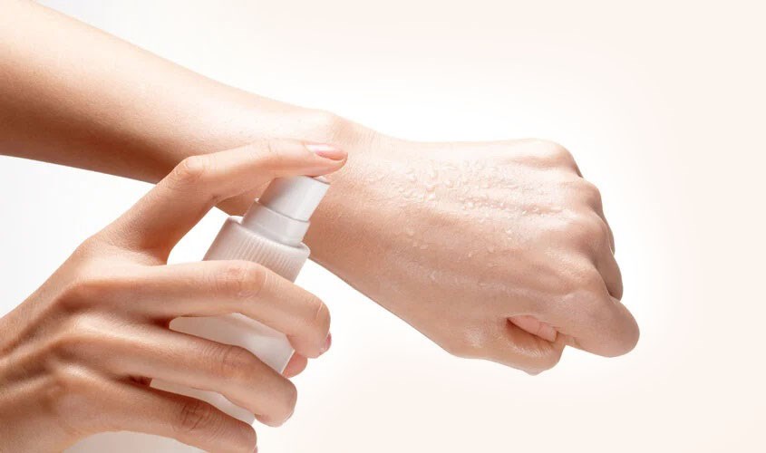 Thử một chút xịt khoáng lên da