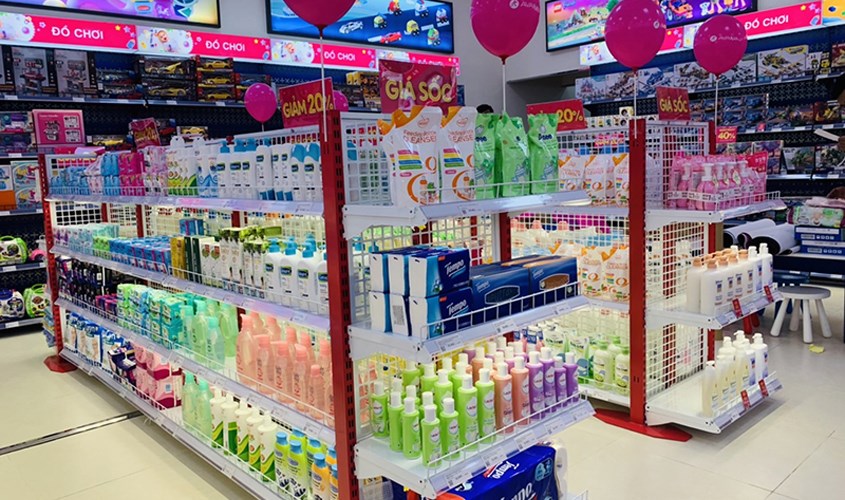 Gian hàng hóa mỹ phẩm tại cửa hàng AVAKids