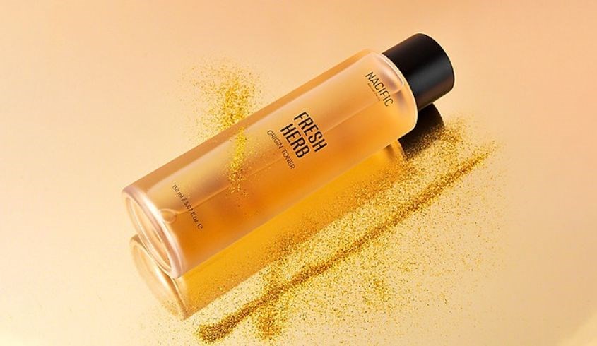 Toner dưỡng trắng làm dịu da Nacific Fresh Herb Origin chiết xuất Hoa Cúc 150 ml