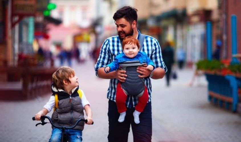 Thời gian thích hợp đế sử dụng địu ngồi cho bé