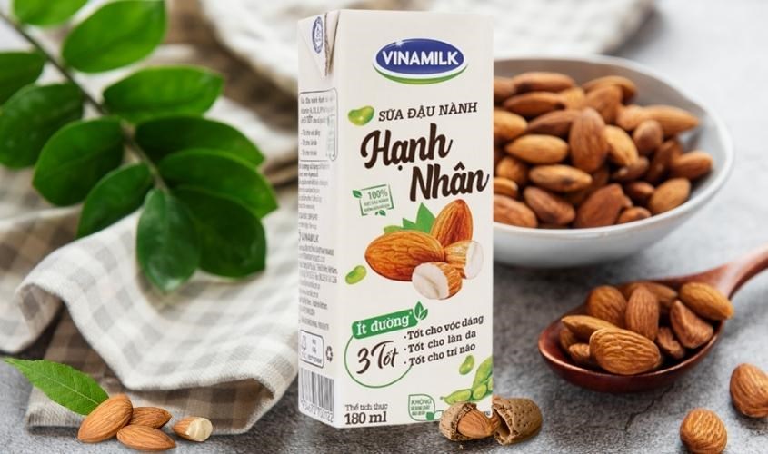 Lốc 4 hộp sữa đậu nành hạnh nhân Vinamilk 180 ml