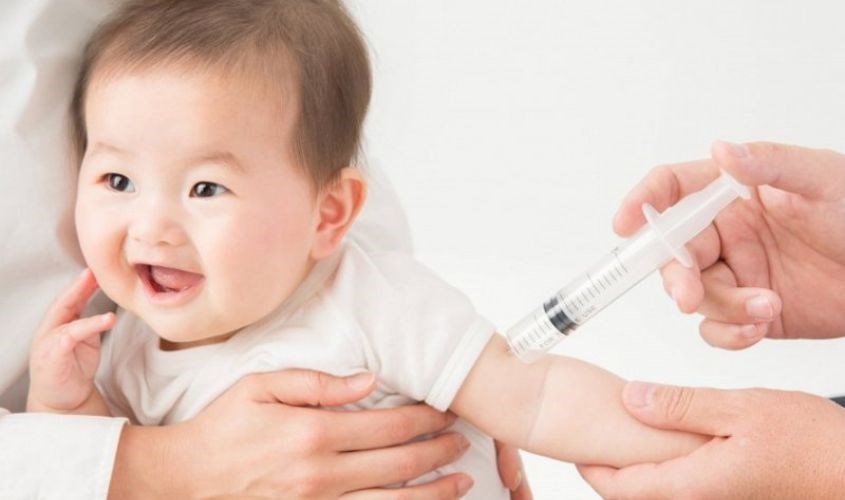 Mẹ cần cho bé đi tiêm vắc xin phòng sởi Mẹ cần cho bé đi tiêm vắc xin phòng sởi