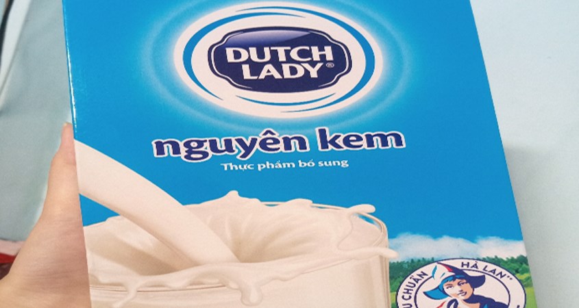 Sữa bột nguyên kem Dutch Lady dạng hộp giấy