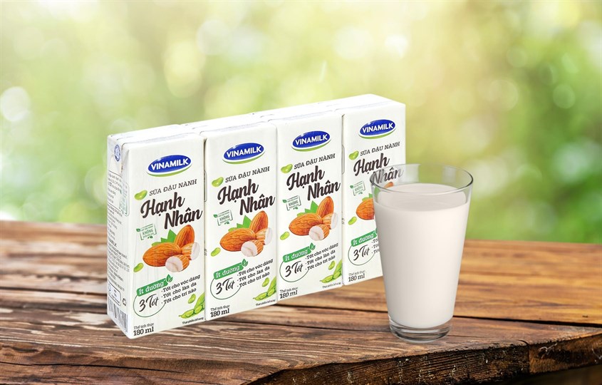 Lốc 4 hộp sữa đậu nành hạnh nhân Vinamilk 180 ml