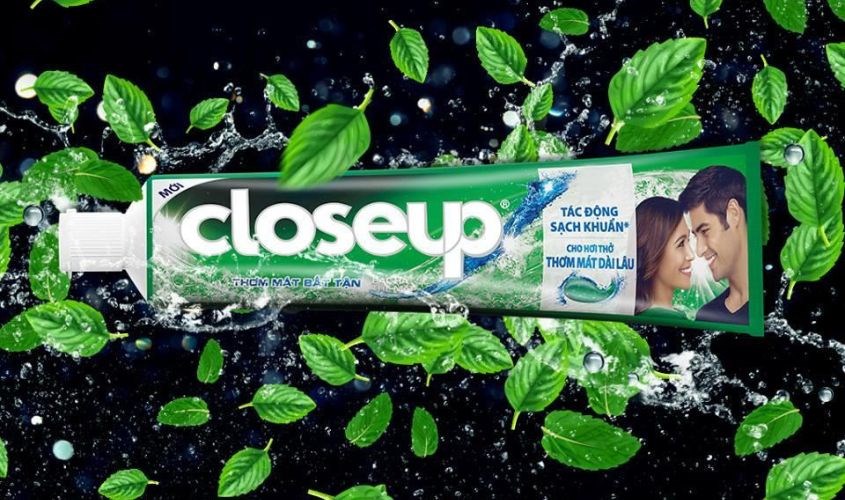 Kem đánh răng Closeup thơm mát bất tận hương bạc hà 230g