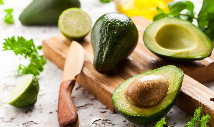 Bơ có nhiều dưỡng chất nhất là Biotin