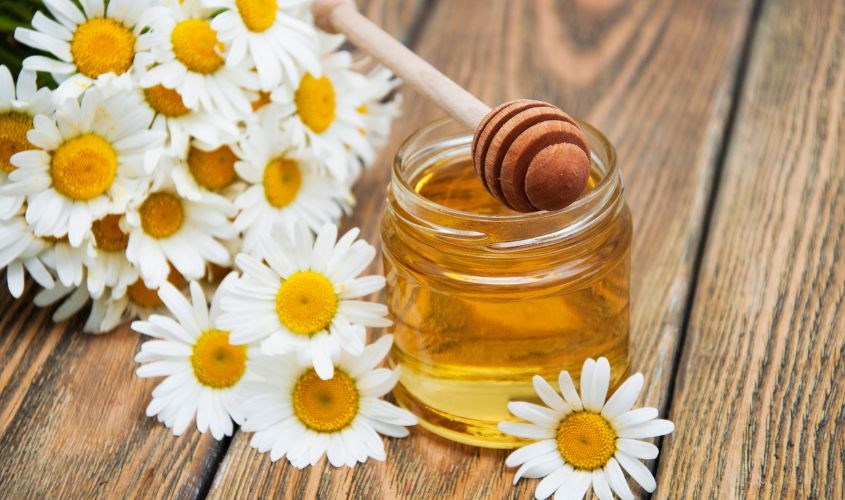 Mật ong chứa nhiều dưỡng chất tốt cho da