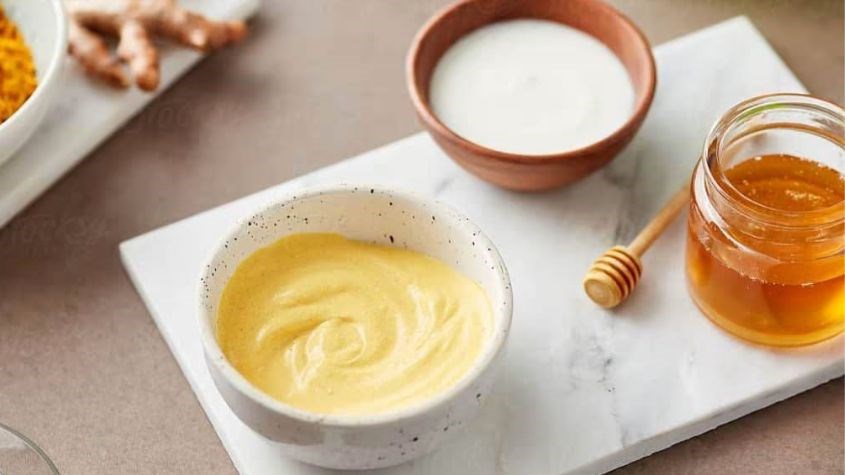 Dùng mật ong và sữa chua tạo thành công thức trắng da
