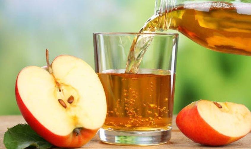 Hỗn hợp mật ong và giấm táo sẽ tẩy tế bào chết nhanh, loại sạch mụn