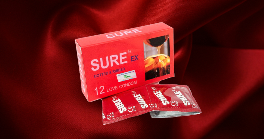 Bao cao su Sure màu đỏ hộp 12 chiếc