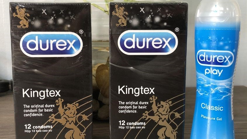 Hộp 12 cái bao cao su Durex Kingtex 49 mm