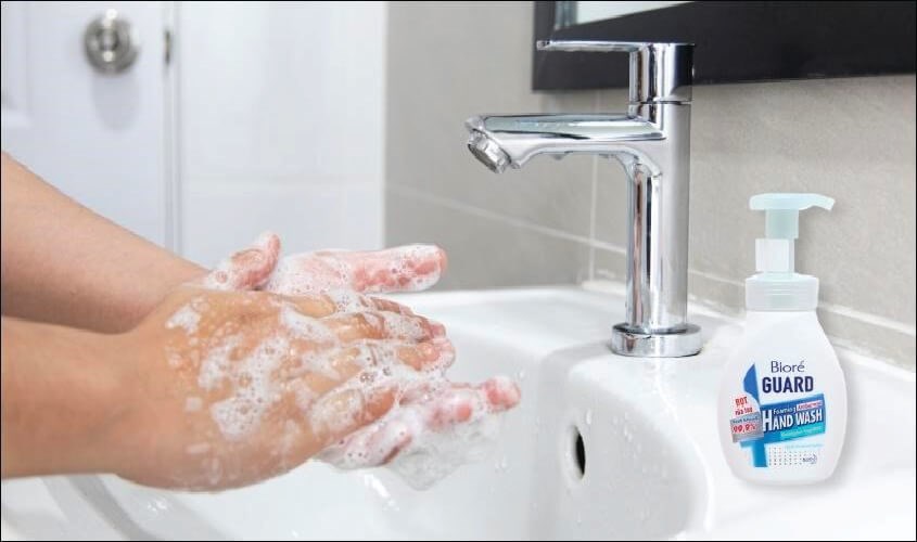 Bọt rửa tay Bioré hương khuynh diệp chai 250 ml