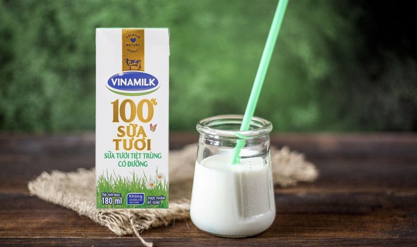 Lốc 4 hộp sữa tươi Vinamilk có đường 180 ml