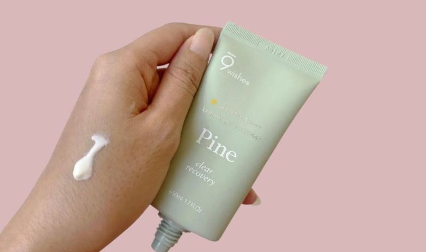 Chất kem chống nắng mỏng nhe, thẩm thấu nhanh vào da