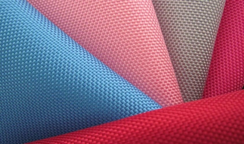 Vải Polyester là gì? Nóng hay mát? Có tốt không và cách nhận biết?