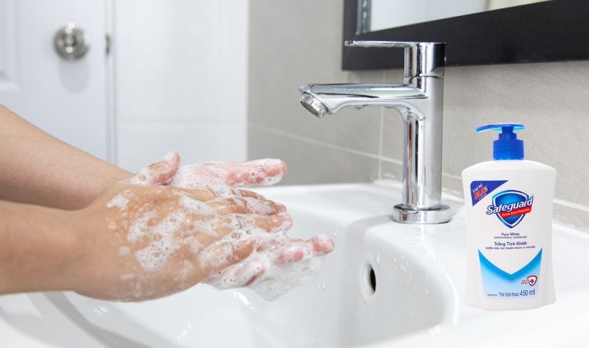Nước rửa tay Safeguard Trắng Tinh Khiết chai 450 ml