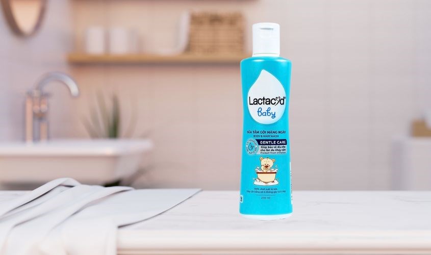 Sữa tắm gội cho bé Lactacyd Gentle Care bảo vệ da nhạy cảm hương dịu nhẹ 250 ml 