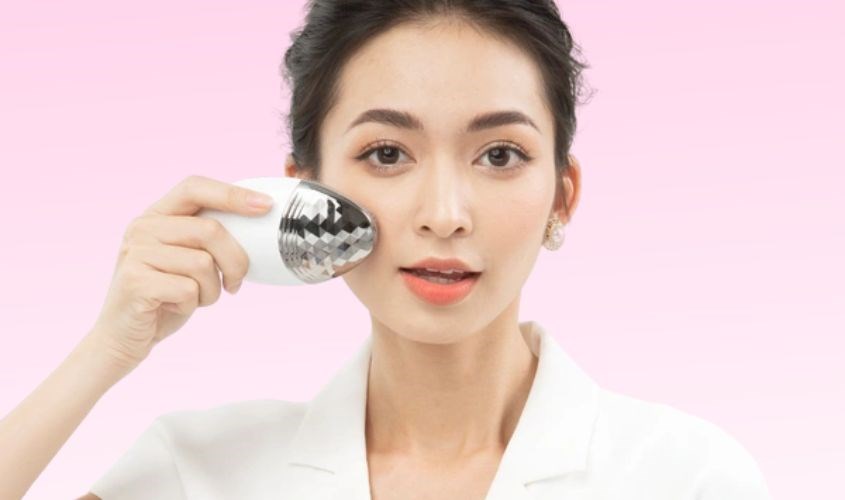 Máy rửa mặt và nâng cơ Lifetrons CMD-100