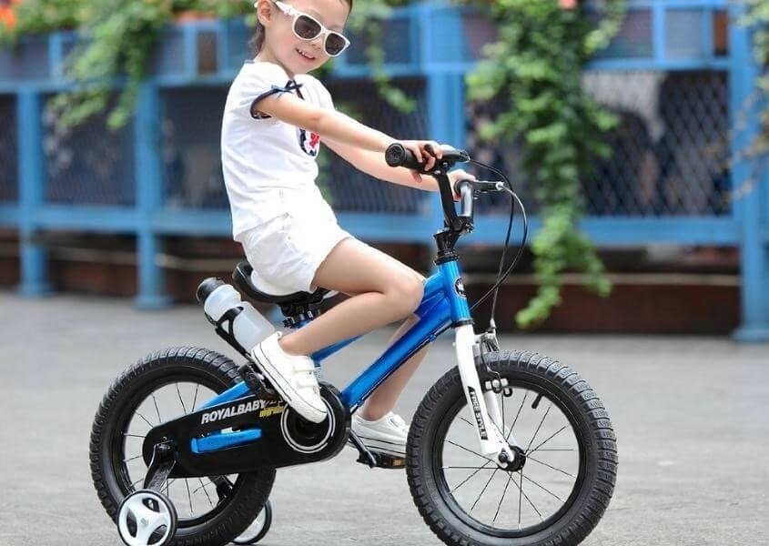 Xót xa vời u già nua 80 tuổi hạc đẩy xe pháo chở phụ nữ tật nguyền chuồn từng Thành Phố Sài Gòn nhặt ve sầu chai #5 Xót xa vời u già nua 80 tuổi hạc đẩy xe pháo chở phụ nữ tật nguyền chuồn từng Thành Phố Sài Gòn nhặt ve sầu chai