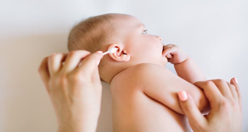 Không nên lấy ráy tai cho trẻ thường xuyên Không nên lấy ráy tai cho trẻ thường xuyên