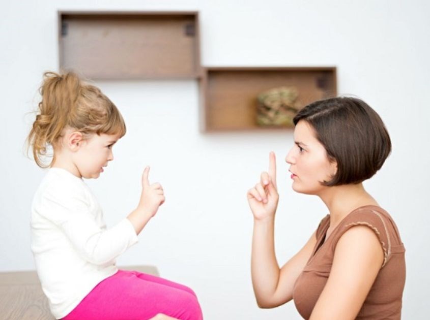 Ba mẹ không nên áp đặt nếu con mình bướng bỉnh. Nguồn: Internet Ba mẹ không nên áp đặt nếu con mình bướng bỉnh. Nguồn: Internet