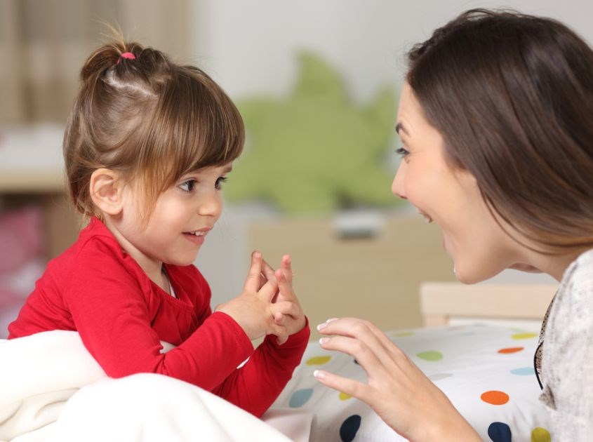 Mẹ nên hợp tác với con thay vì ra lệnh. Nguồn: Internet Mẹ nên hợp tác với con thay vì ra lệnh. Nguồn: Internet