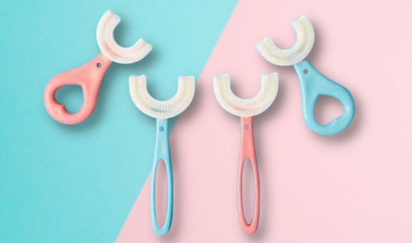 Bàn chải đánh răng chữ U là sản phẩm có thiết kế phần đầu theo hình chữ U