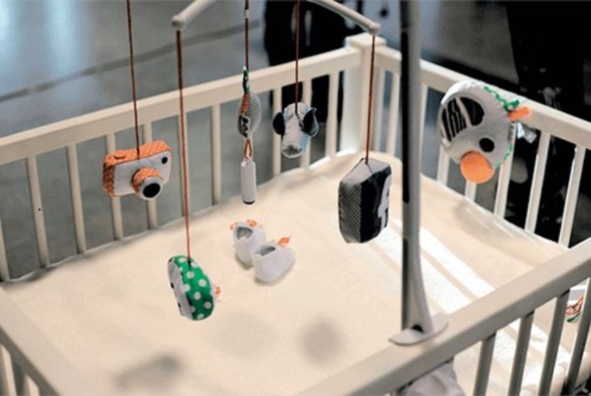 Tặng đồ treo nôi