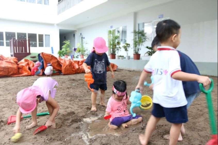 Hoạt động thực tế tại trường mầm non quốc tế Sakura Montessori. Nguồn: Internet