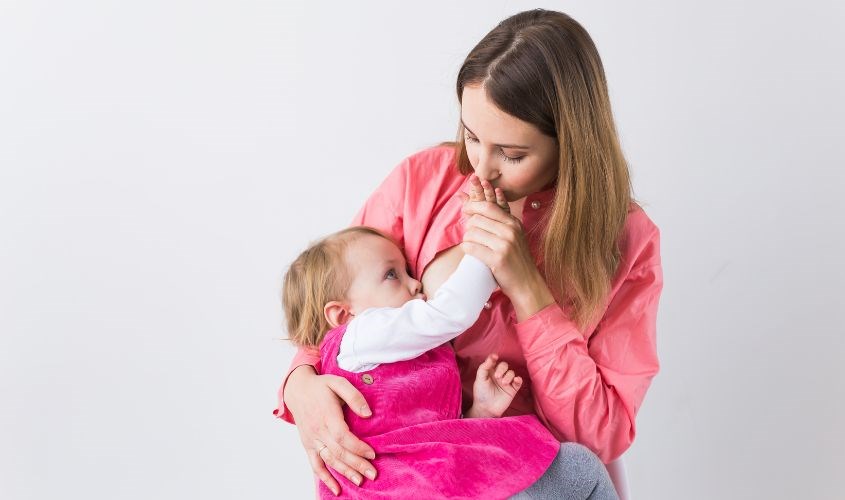 Không nên cai sữa sớm Không nên cai sữa sớm