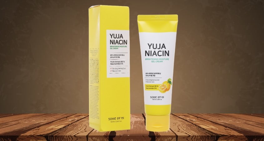 review-kem-duong-duong-trang-mo-tham-chiet-xuat-4