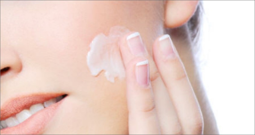 review-kem-duong-duong-trang-mo-tham-chiet-xuat-9